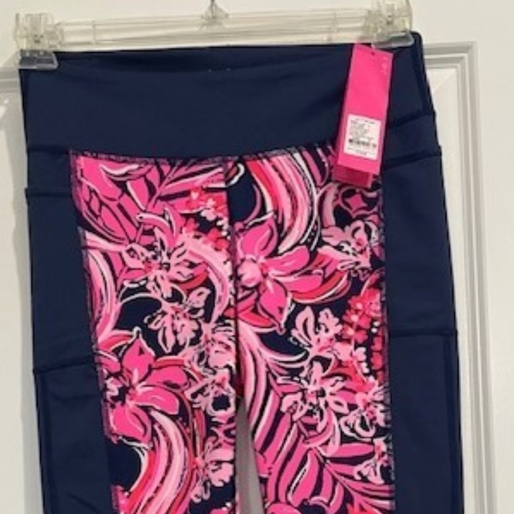 LILLY PULITZER WEEKENDER LEGGING LOW TIDE NAVY FINS/FEATHERS MED NWT BLUE & PINK